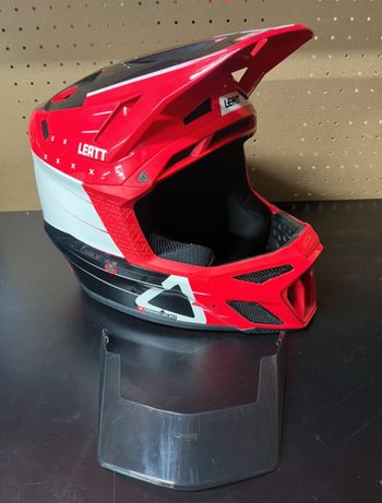 Brugt LEATT Gravity 8.0 V23 Fire XL Helmet 2025 bike