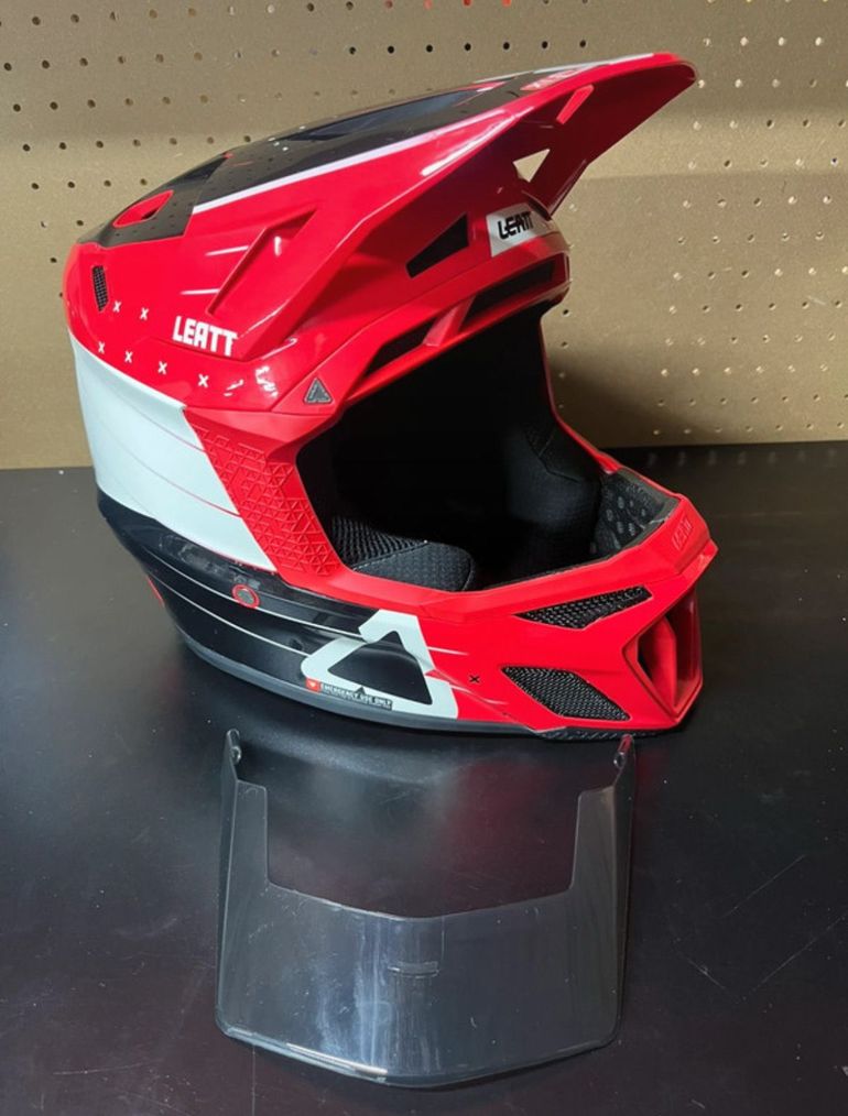 Brugt LEATT Gravity 8.0 V23 Fire XL Helmet 2025 bike — billede 1 af 10