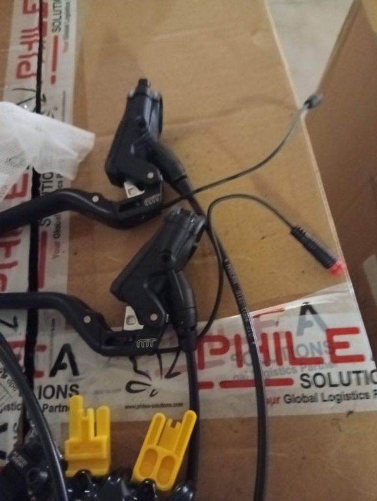 Used Magura MT5 4-piston Disc Brakes bike — image 4 of 12