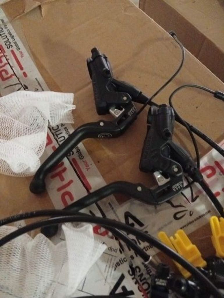 Used Magura MT5 4-piston Disc Brakes bike — image 3 of 12