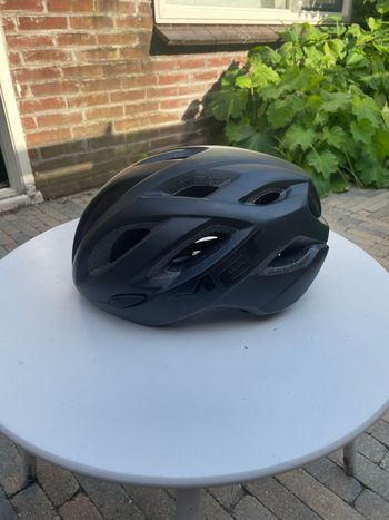 Used MET Idolo XL Helmet 2022 bike — image 4 of 7