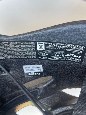 Used MET Idolo XL Helmet 2022 bike — image 6 of 7