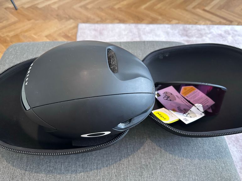 Used Oakley ARO7 Road Helmet bike — image 2 of 3