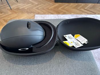Used Oakley ARO7 Road Helmet bike — image 3 of 3