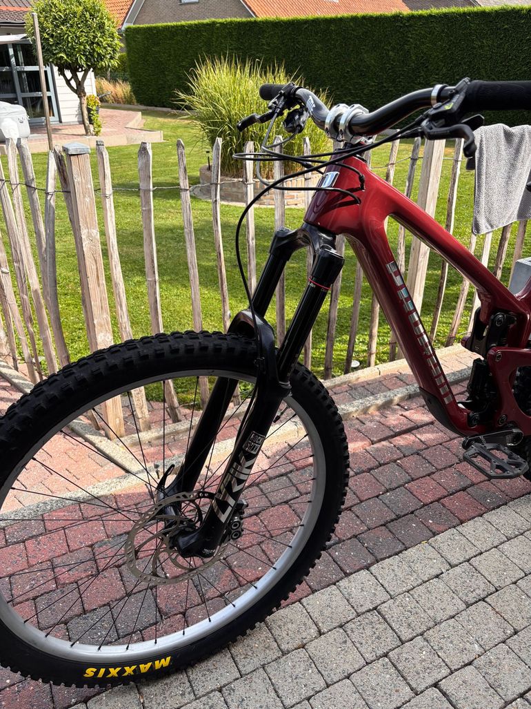 Brugt RockShox Lyric Ultimate bike — billede 1 af 4