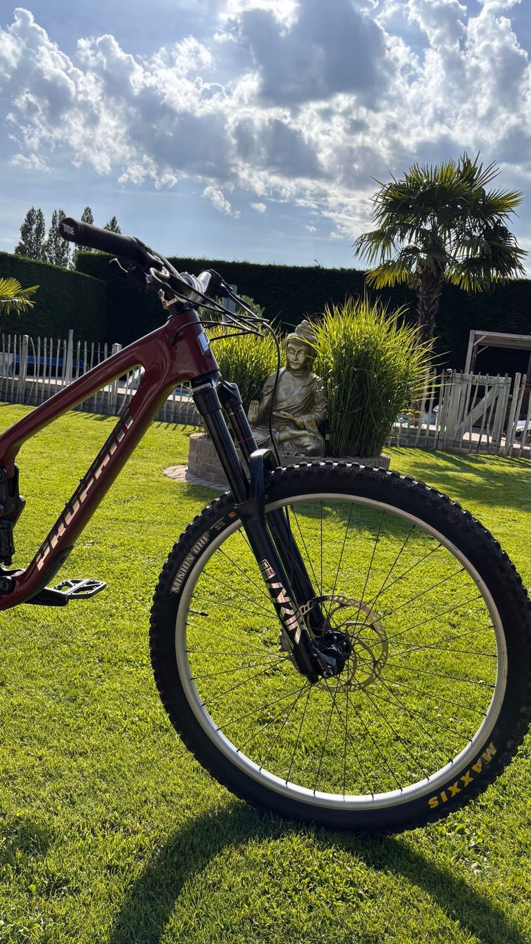 Brugt RockShox Lyric Ultimate bike — billede 4 af 8