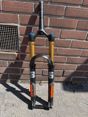 Used Fox 36 Factory Grip X2 2025 bike