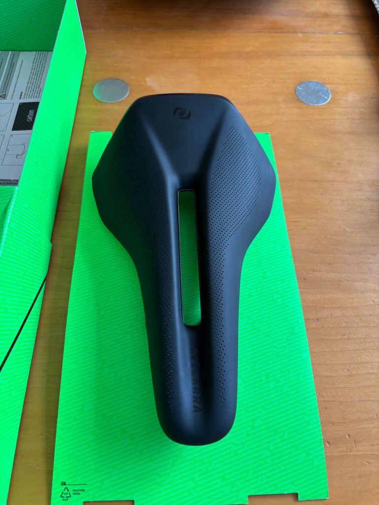 Used Syncros Belcarra V 1.0 Neo Cut Out Carbon Saddle 2026 bike — image 2 of 7