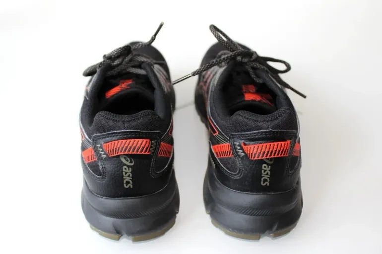 Used Asics Trail Scout 2 bike — image 2 of 4