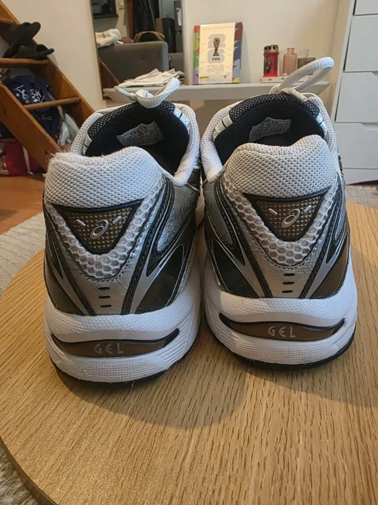 Used Asics Running Shoes bike — image 6 of 6