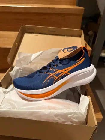 Used Asics Gel Nimbus 28 bike