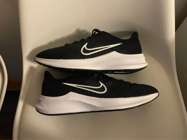Used Nike Running Shoes bike — image 1 of 5