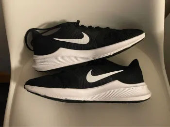 Used Nike Running Shoes bike — image 2 of 5