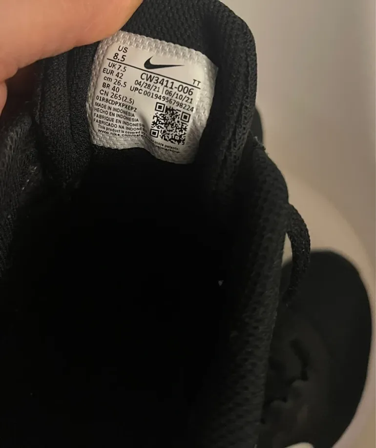 Used Nike Running Shoes bike — image 4 of 5
