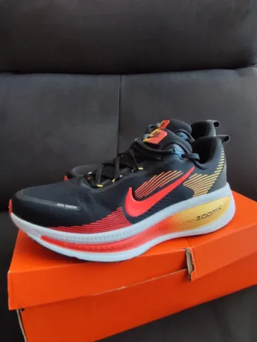 Brugt Nike Vomero 18 Running Shoes