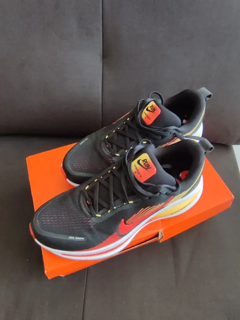 Used Nike Vomero 18 bike — image 3 of 3