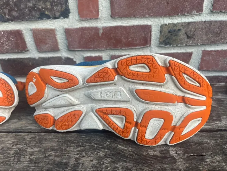 Used Hoka Bondi 8 Wide bike — image 8 of 9
