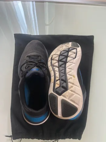 Used Nike running shoes bike — image 5 of 7