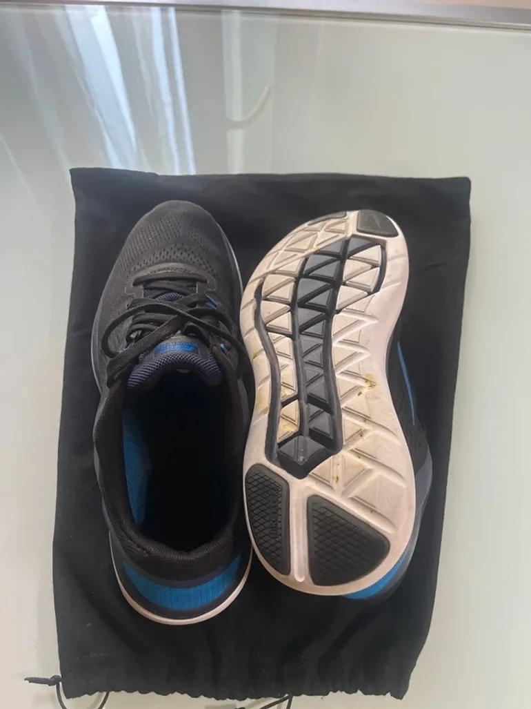 Used Nike running shoes bike — image 5 of 7