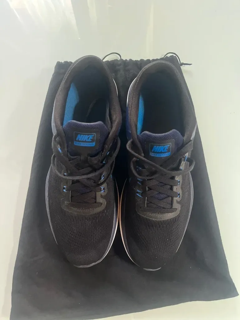 Used Nike running shoes bike — image 2 of 7