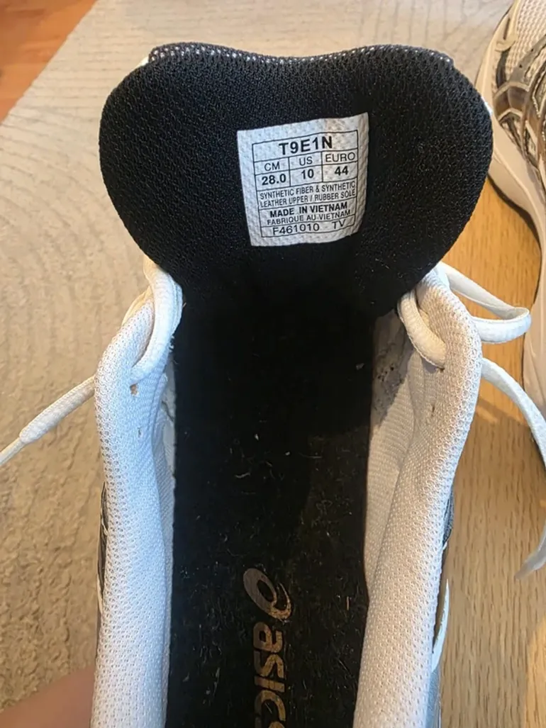 Used Asics Running Shoes bike — image 2 of 6