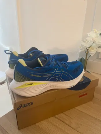 Used Asics Gel-Cumulus 25 bike