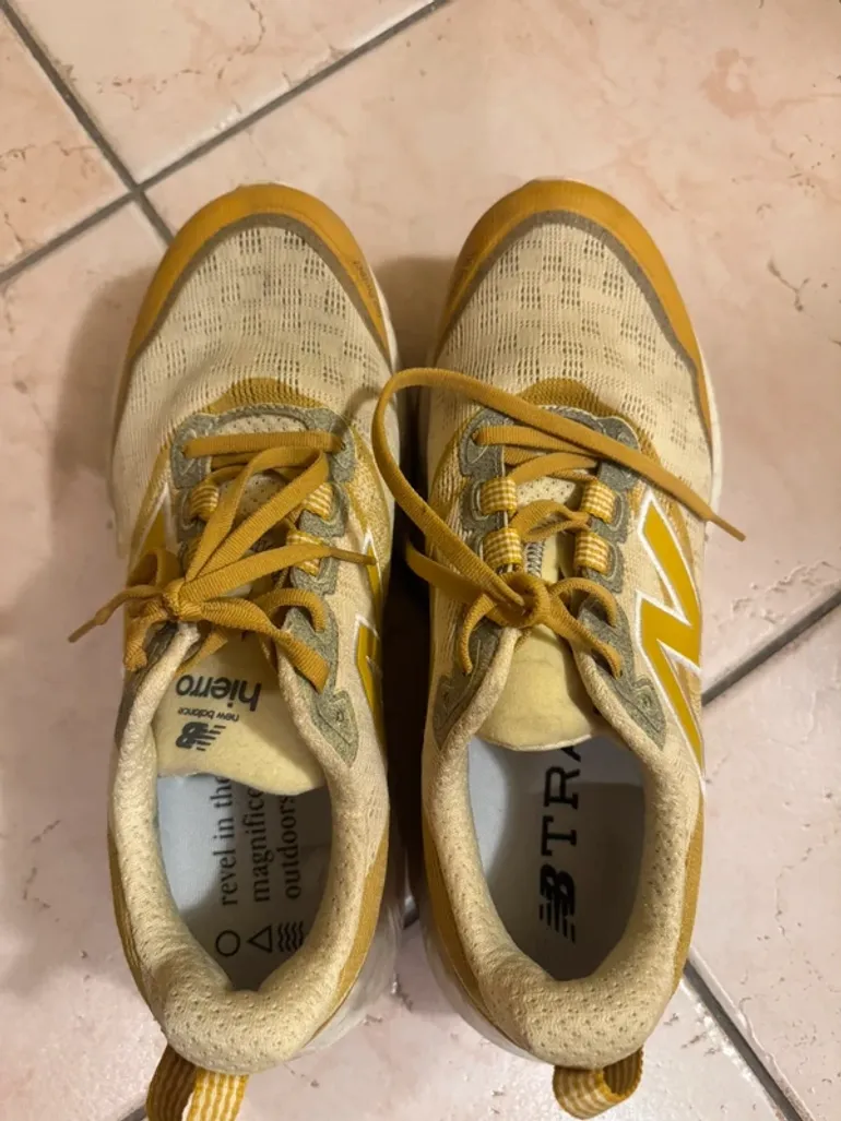 Used New Balance Hierro v9 bike — image 3 of 4