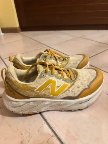 Used New Balance Hierro v9 bike — image 4 of 4