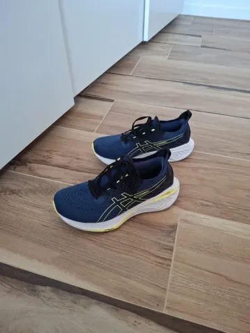 Asics Pure Gel Running Shoes usato