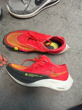 Used Ideal Vaporfly Next% bike — image 2 of 5