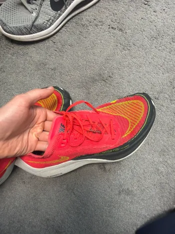 Used Ideal Vaporfly Next% bike — image 4 of 5