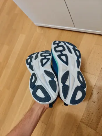 Tweedehands Hoka Bondi 8 bike — afbeelding 4 van 4