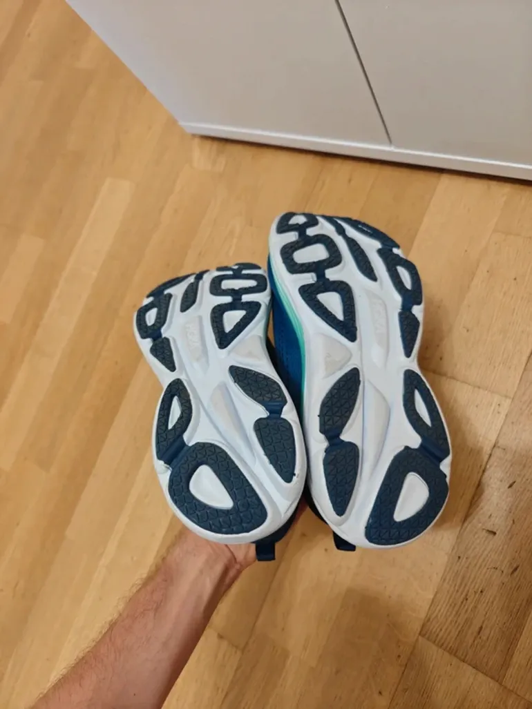 Tweedehands Hoka Bondi 8 bike — afbeelding 4 van 4