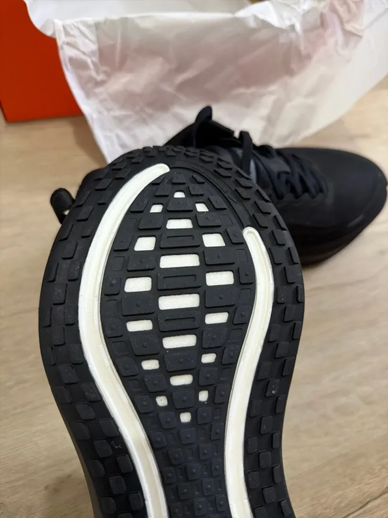 Used Nike Vomero Plus bike — image 11 of 15