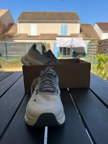 On Running Cloudtilt bike usato — immagine 4 di 8