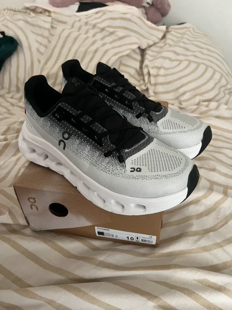 Used On Running Shoes taille 44 bike — image 2 of 5