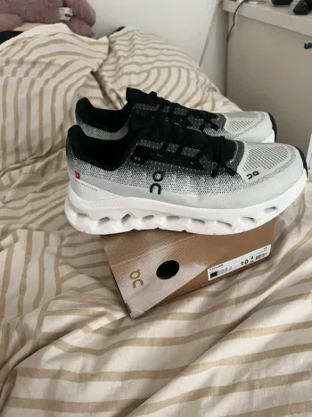 Used On Running Shoes taille 44 bike