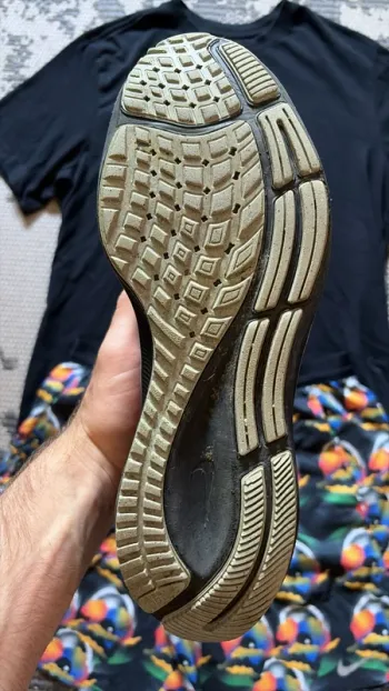 Used Under Armour Nike Running Shoes bike — image 4 of 5