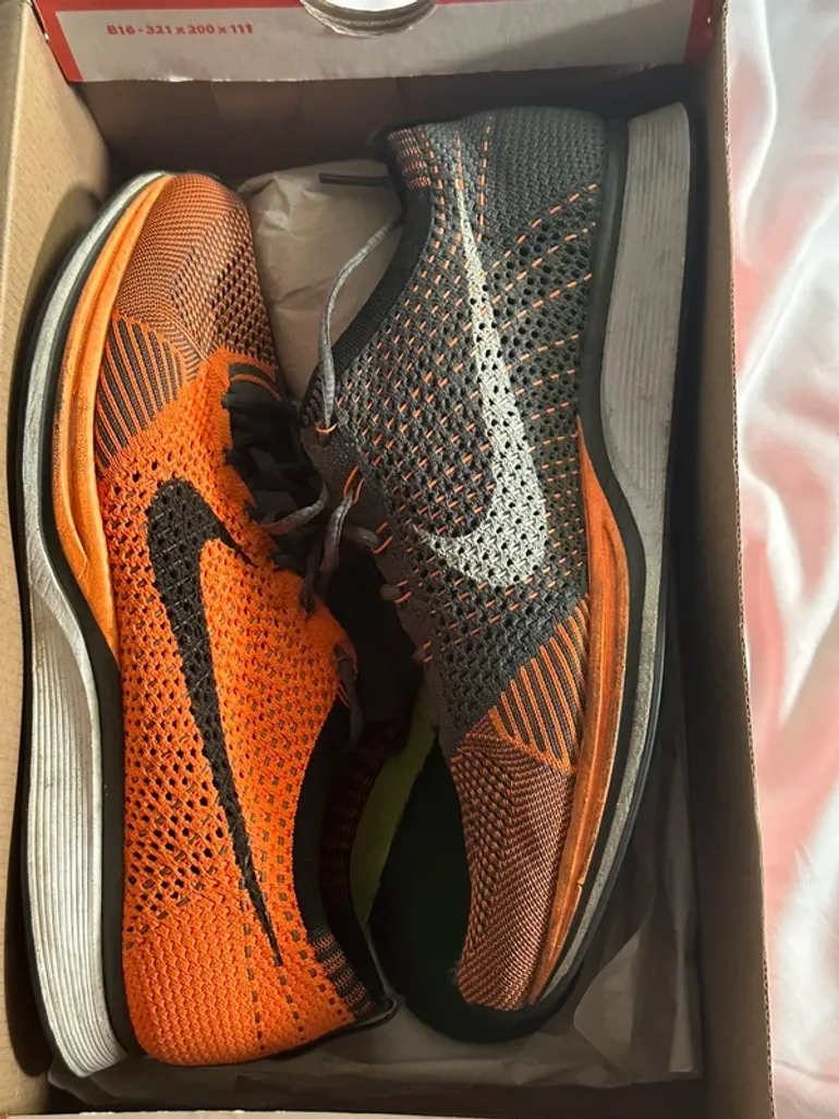 Used Nike Flyknit Racer bike — image 4 of 5