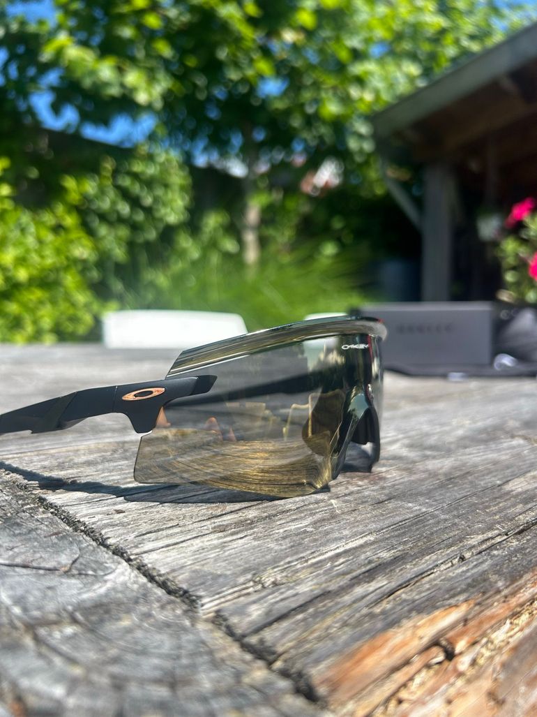 Used Oakley encoder bike — image 2 of 5