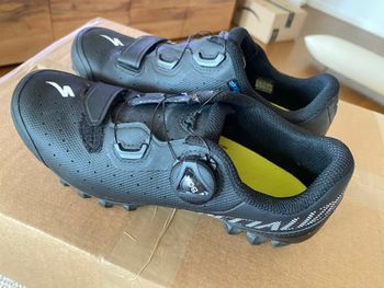 Used Specialized Recon 2.0 MTB Shoes 2025 bike — image 2 of 3