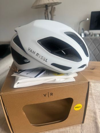 Käytetty Van Rysel RCR MIPS Helmet in weiß Größe M 2025 bike — kuva 3 / 7