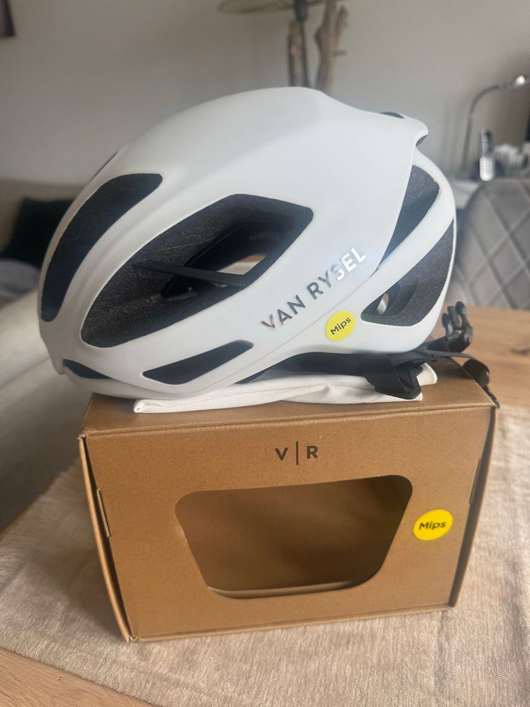 Käytetty Van Rysel RCR MIPS Helmet in weiß Größe M 2025 bike — kuva 1 / 7