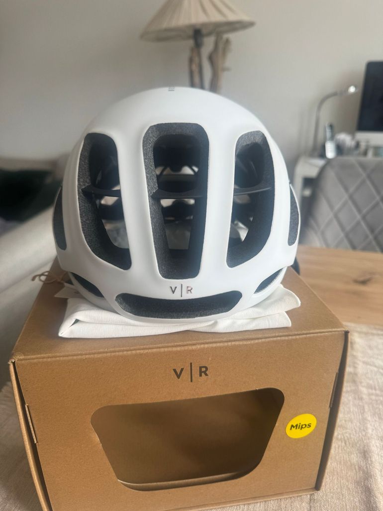 Käytetty Van Rysel RCR MIPS Helmet in weiß Größe M 2025 bike — kuva 2 / 7