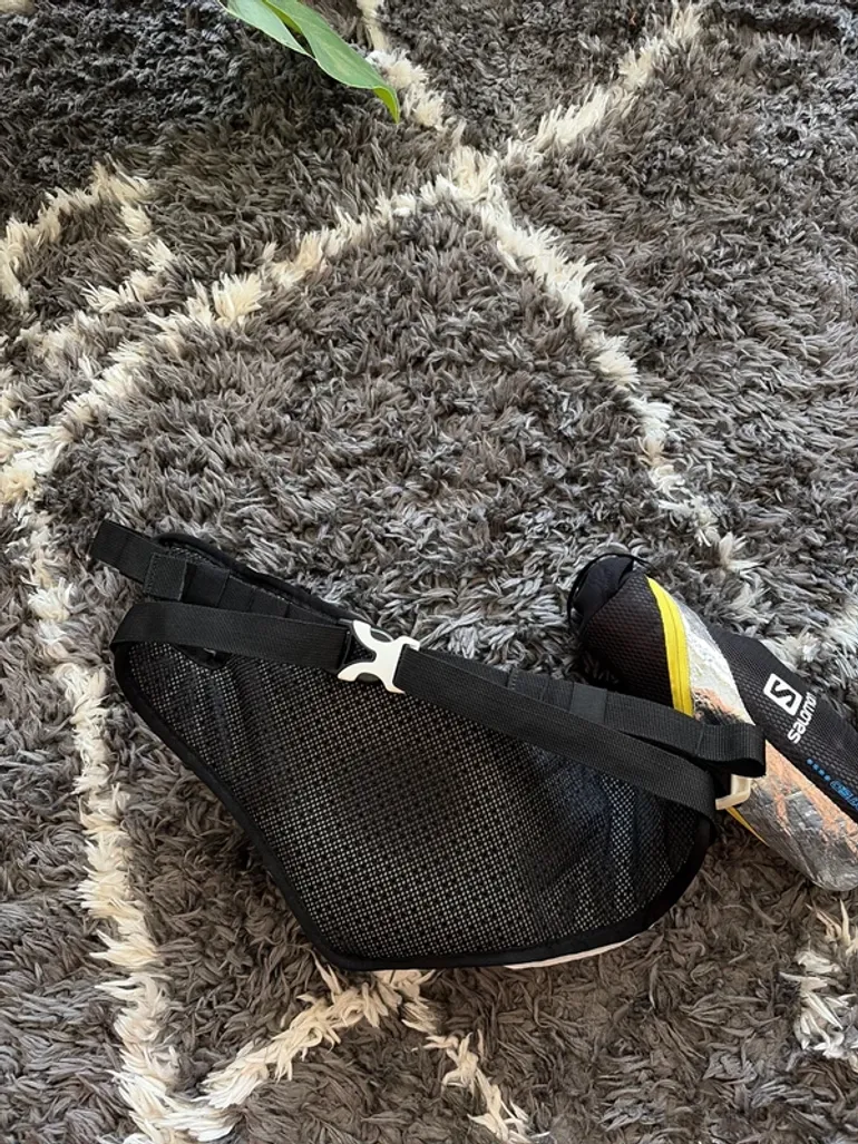 Used Salomon Ultra Insulated Belt bike — image 5 of 8