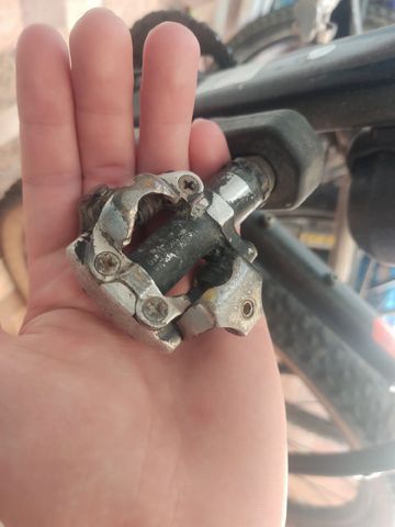 Used Shimano Pedals bike — image 1 of 2