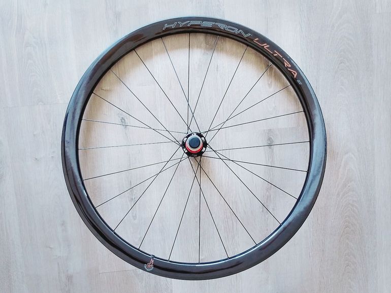 Used Campagnolo Hyperon Ultra Carbon Wheelset bike — image 4 of 9