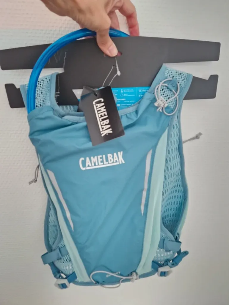 Used Camelbak Gilet d'hydratation bike — image 2 of 8
