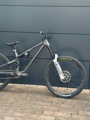 Brugt RockShox Zeb ultimate 170mm 29er 2022 bike