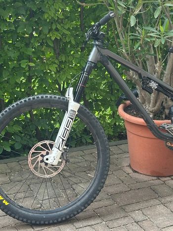 Used RockShox Zeb ultimate 170mm 29er 2022 bike — image 2 of 3